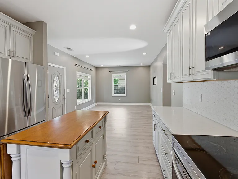 204 Richardson Ave — Photo 4