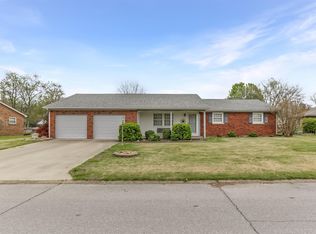 7666 Owens Dr, Newburgh, IN 47630