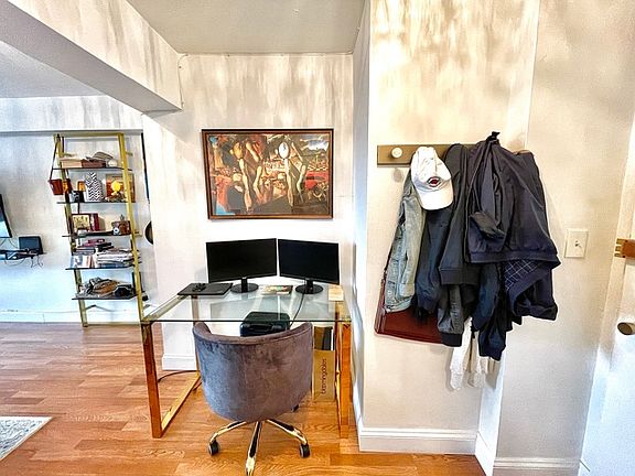 4th image of 401 E 65th St APT 10I