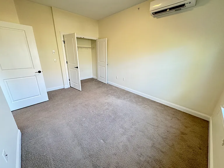 5 Griffin Rd #1 — Photo 6