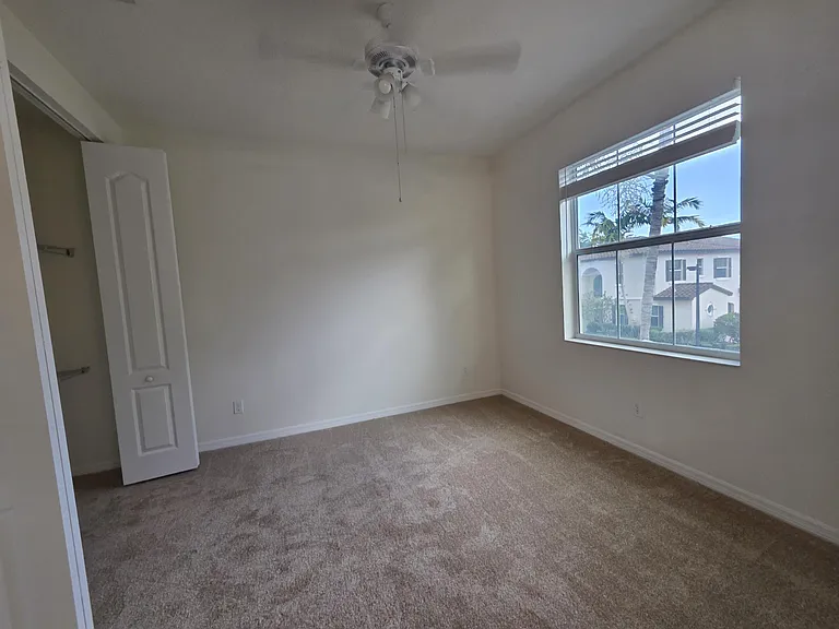 4507 Mediterranean Cir — Photo 10