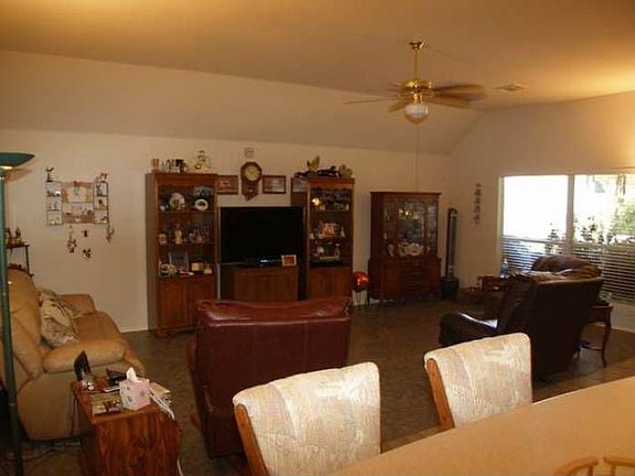 4th image of 413 Bellaire Oaks Dr