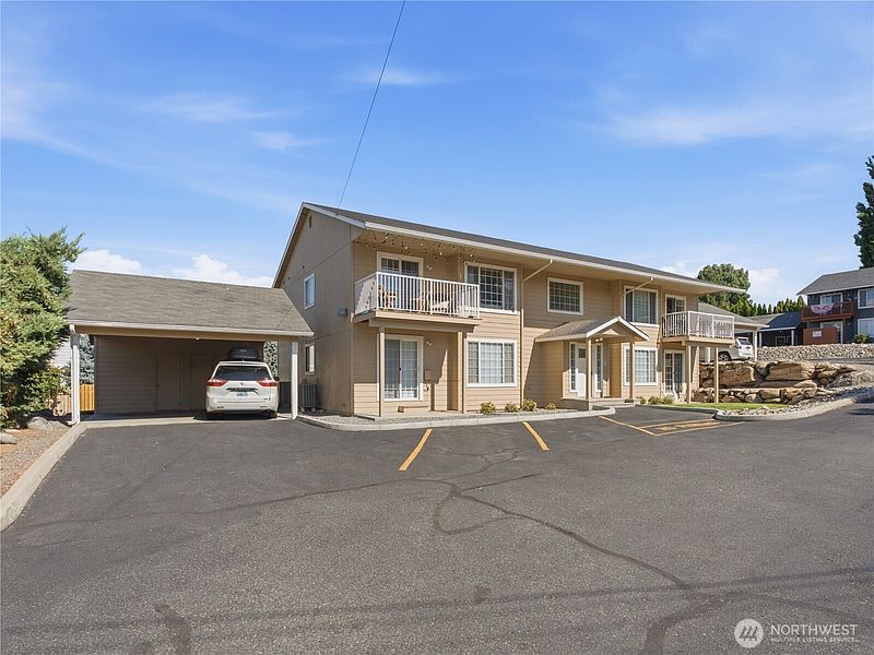 3rd image of 1011 D N Baker Avenue #D