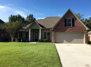 1213 Rue Riviere Dr, Port Allen, LA 70767