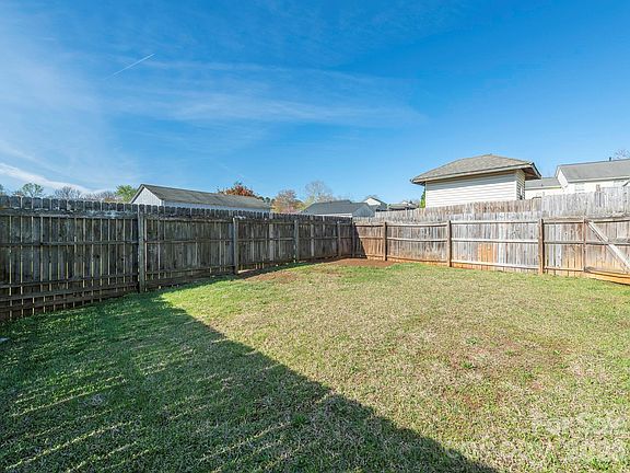 3rd image of 3052 Rockingham Ct SW