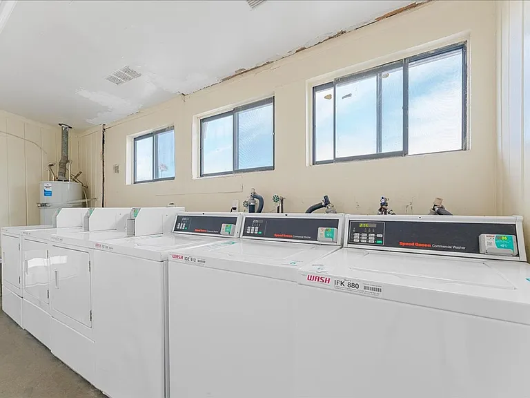 12244 Grevillea Ave #H — Photo 15