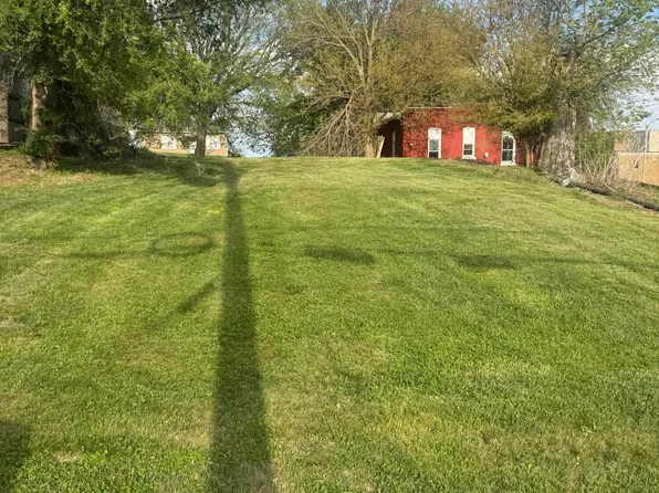 203 W Lyon St, Avoca, IA 51521