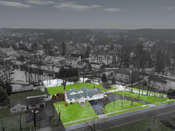 105 Browns Road, Nesconset, NY 11767