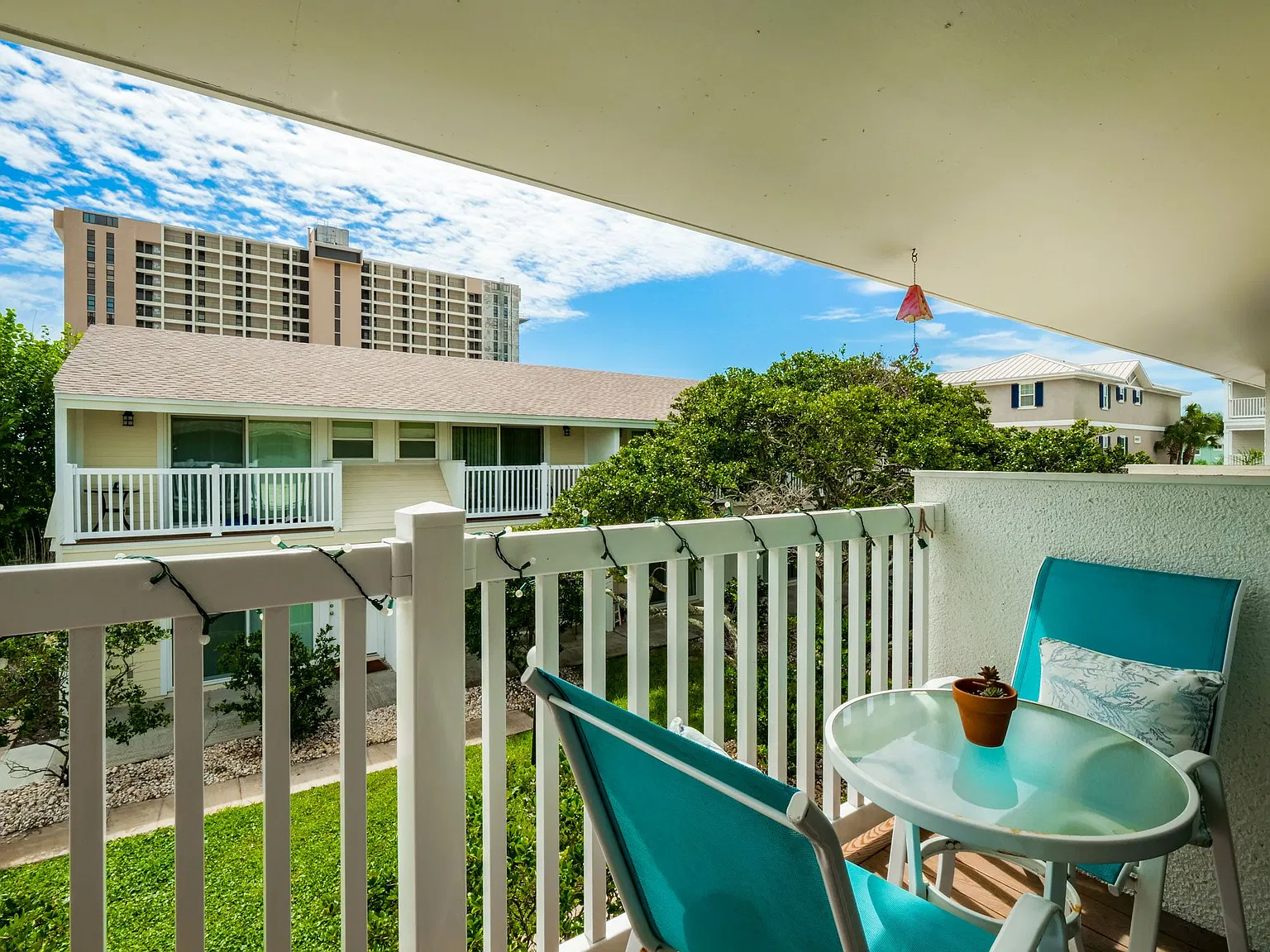 2 bed, 1.5 bath, 1196 sqft, $2,500 — Photo 3