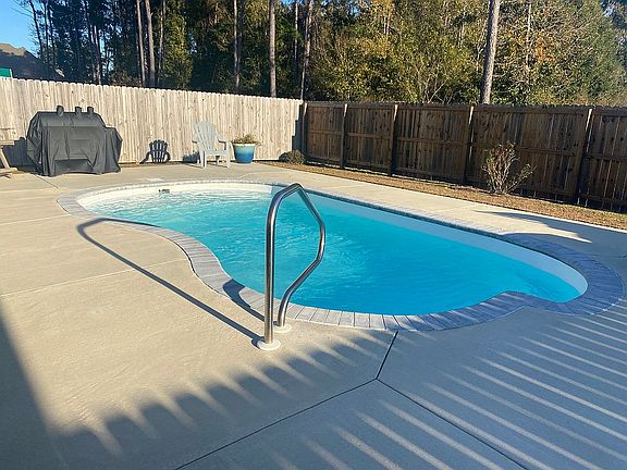 5th image of 387 N Landward Dr