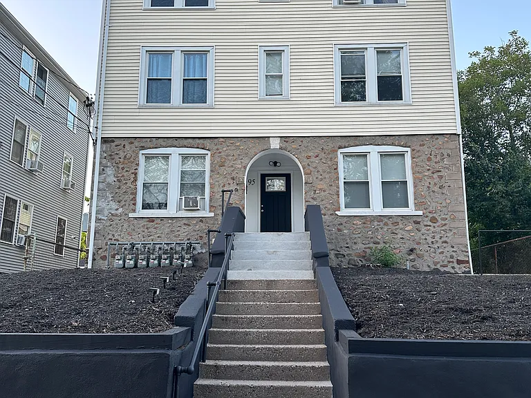 95 Mitchell St #1E — Photo 16