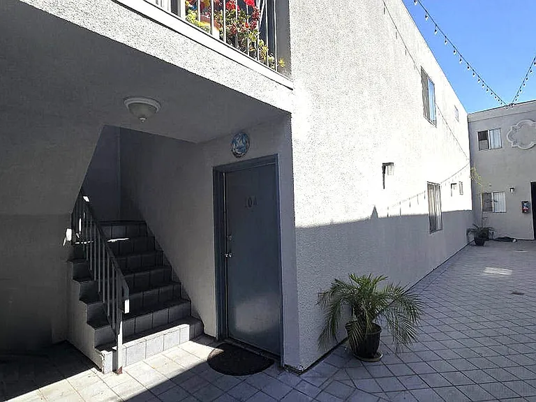 14242 Roscoe Blvd — Photo 5
