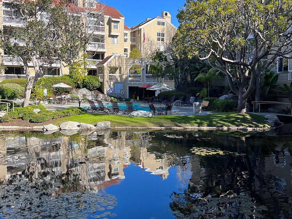 Beautiful complex less than a mile from the shores of Huntington Beach