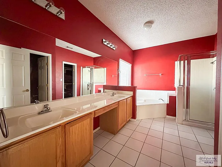 3453 Burgundy Dr — Photo 11