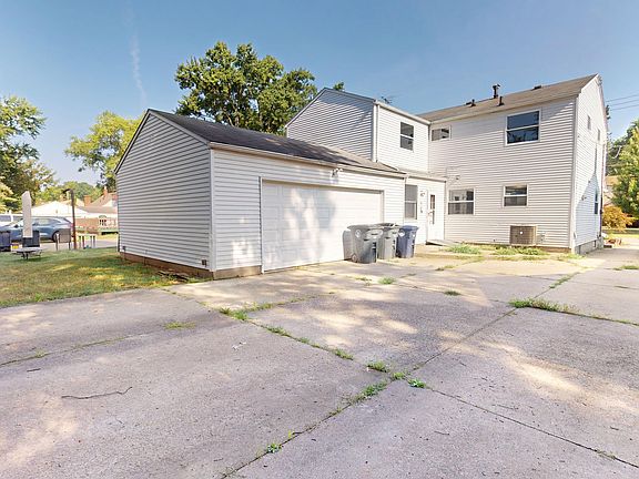 2nd image of 1530 Artman Ave