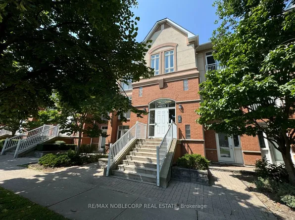 36 Gibson Ave #18, Toronto, ON M9N 0A5