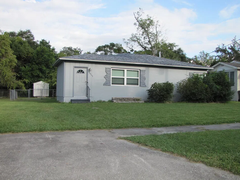 1312 Mariva Ave