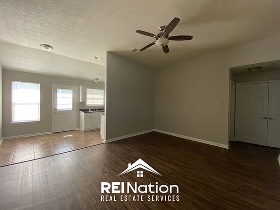 2nd image of 4435 Pyramid Ln