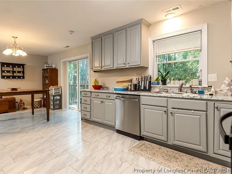 413 Langdon St — Photo 2