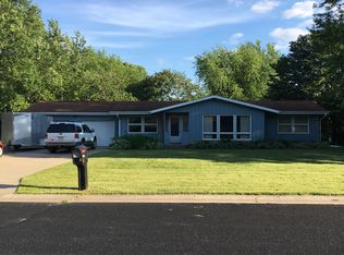 345 W Parkridge Ave, Appleton, WI 54911