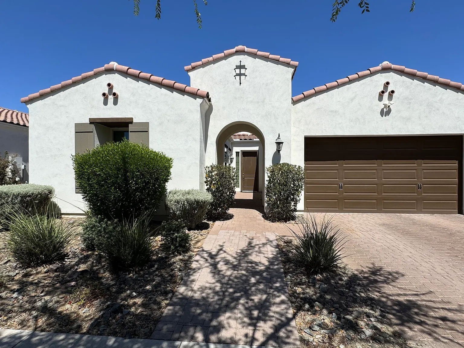 4 bed, 2550 sqft, $3,100 — Photo 1