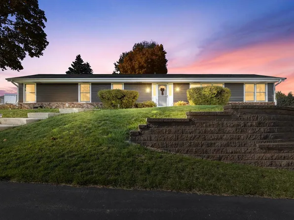 18650 West Observatory ROAD, New Berlin, WI 53146