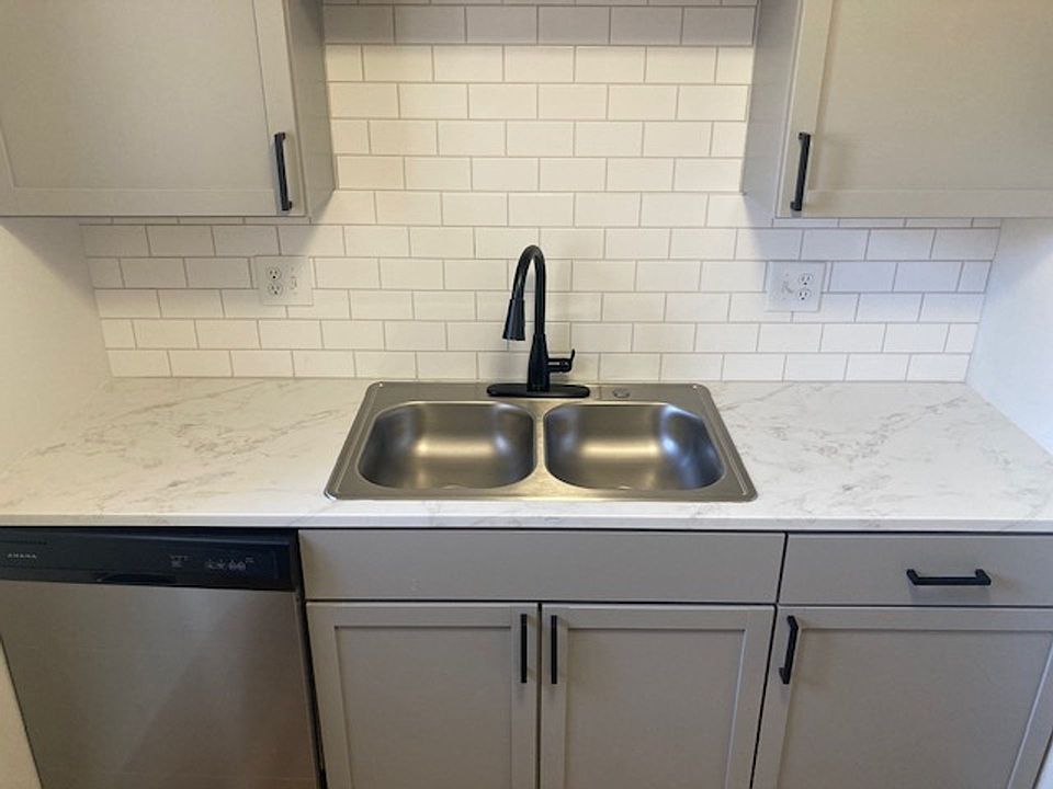 Finn Apartments 2221 Stanton Ave Des Moines, IA Zillow Apartments