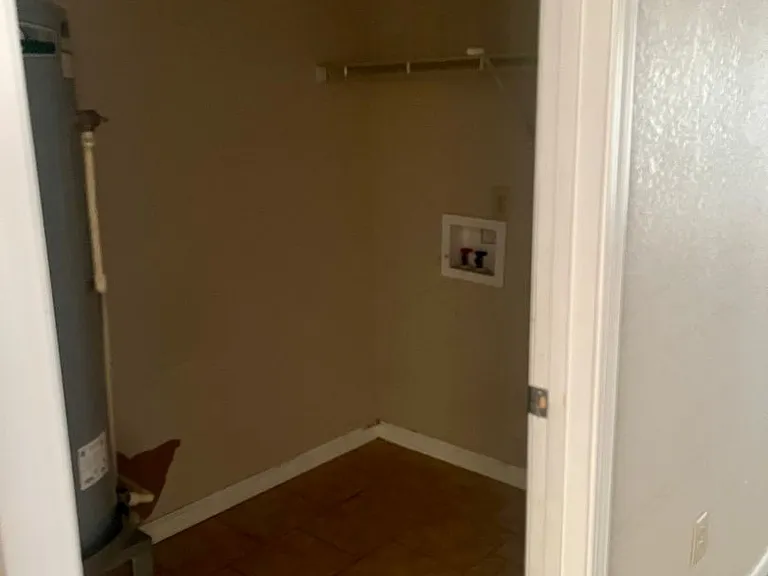 127 Drake St — Photo 8