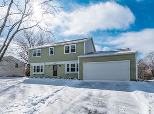 128 Cedarbrook Rd, Naperville, IL 60565