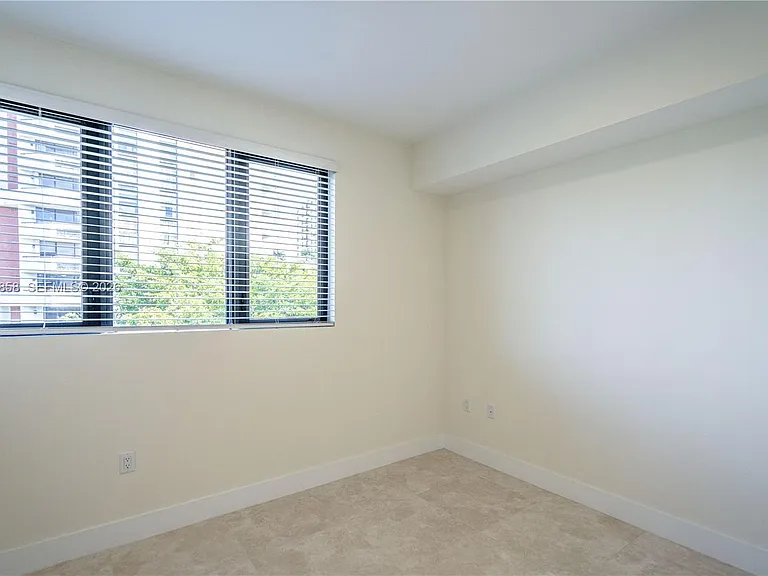 1091 Galiano St #404 — Photo 16