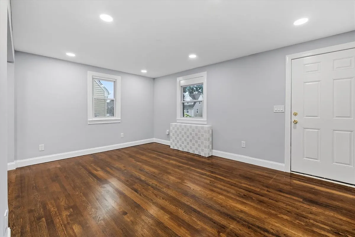 2 bed, 1.5 bath, $3,000 — Photo 3