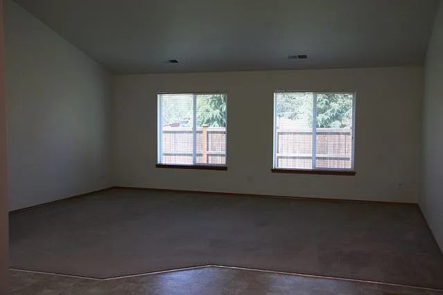 1753 NW Woodland Dr — Photo 8