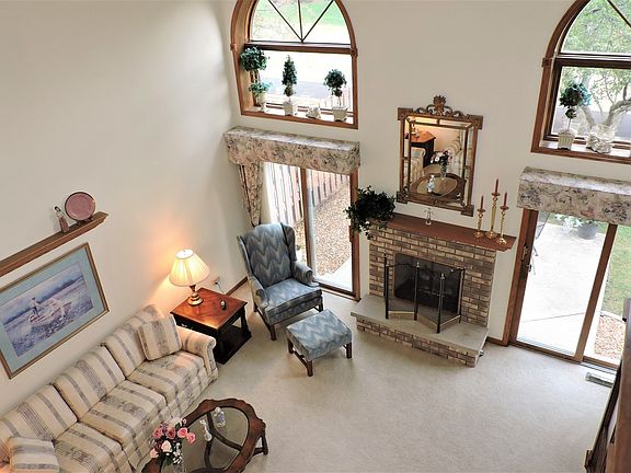 5th image of 7653 Richardson Ln