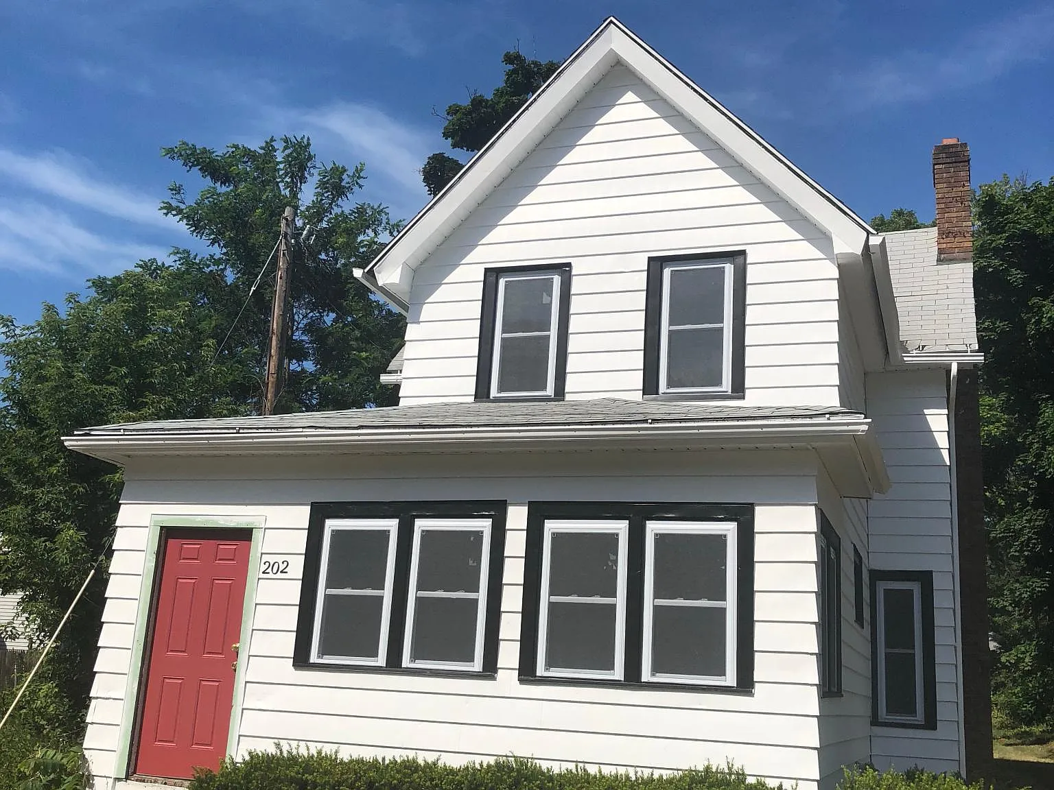 202 Cottage St — Photo 1