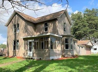 401 N Main St, Chadwick, IL 61014