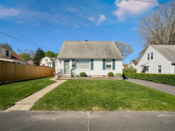 39 Rockwell Avenue, Waterbury, CT 06708