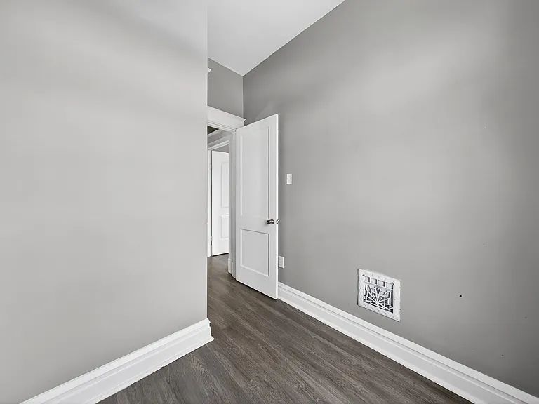 3526 S Spring Ave — Photo 23