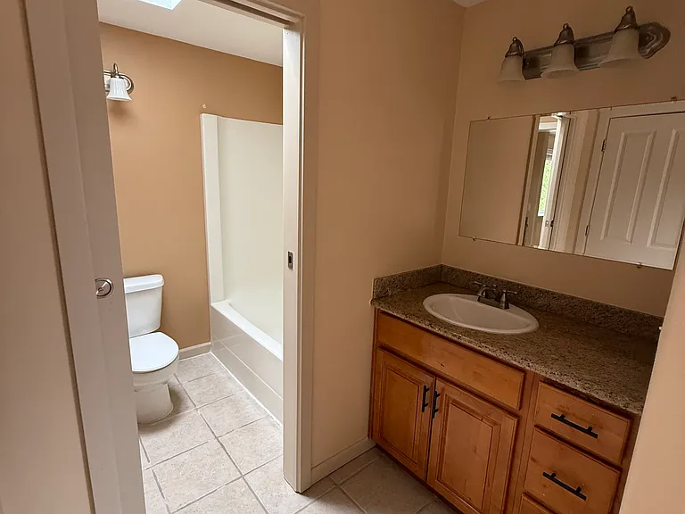 2105 NE Cleveland Ave — Photo 18