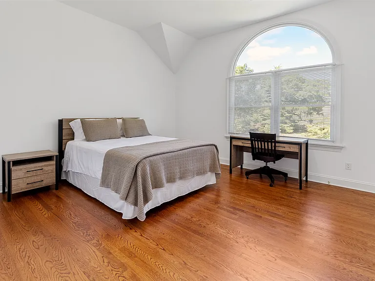 9 Eisenhower Dr — Photo 16