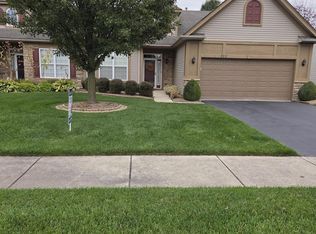 825 New Buffalo Dr, Schererville, IN 46375