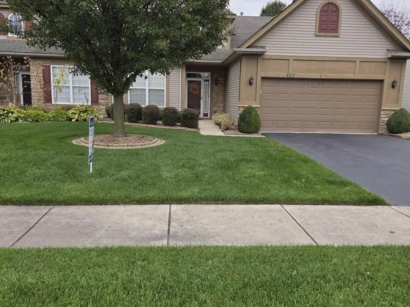 825 New Buffalo Dr, Schererville, IN 46375