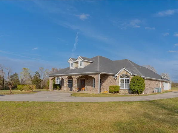 1131 Victoria Ln, Van Buren, AR 72956