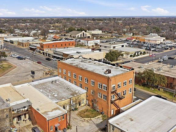 5th image of 107 S Austin St