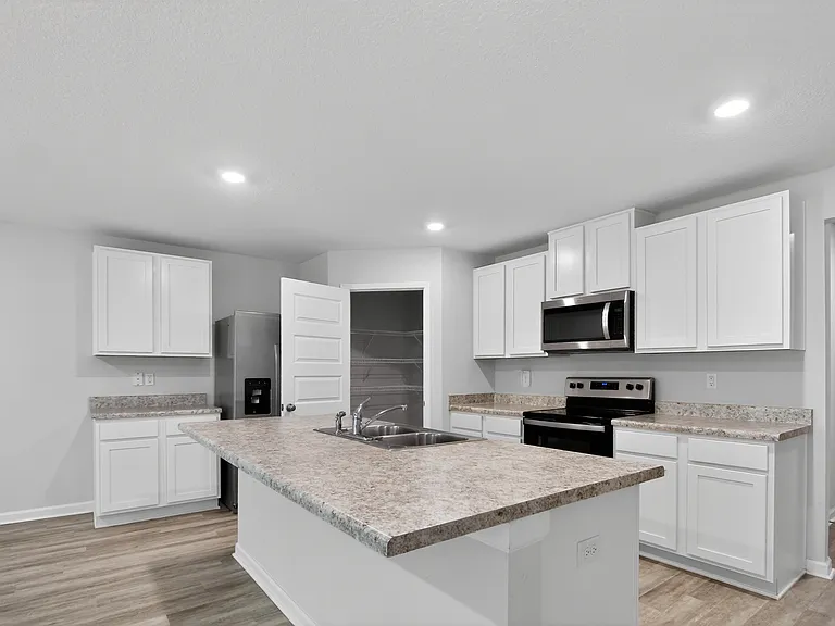 6817 Interlachen Ln — Photo 22