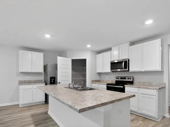 6817 Interlachen Ln, Laurel Hill, FL 32567