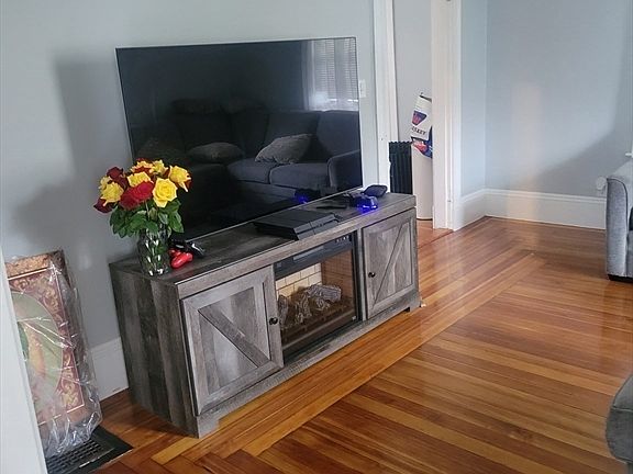 5th image of 77 Verona St