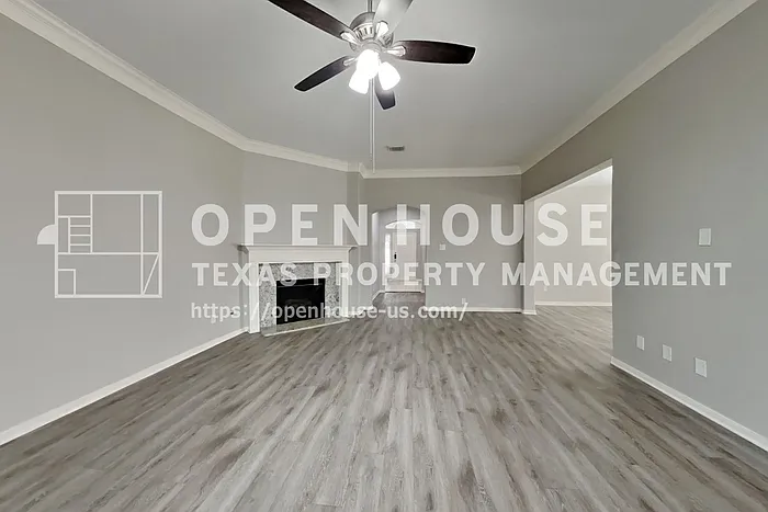 4 bed, 2.0 bath, 2251 sqft, $2,240 — Photo 4
