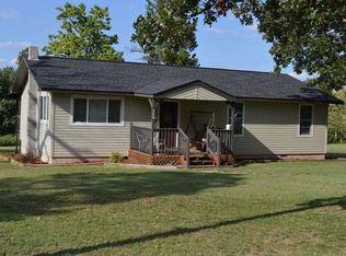 813 County Road 111, Norfork, AR 72658