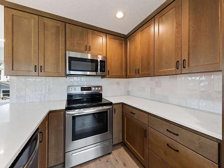 210 NE Ford St — Photo 18