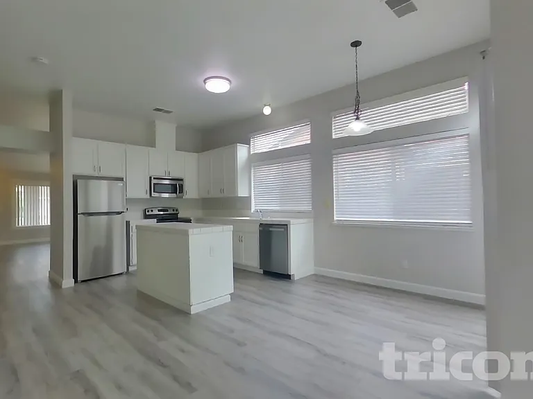 1436 Northwood Dr — Photo 5